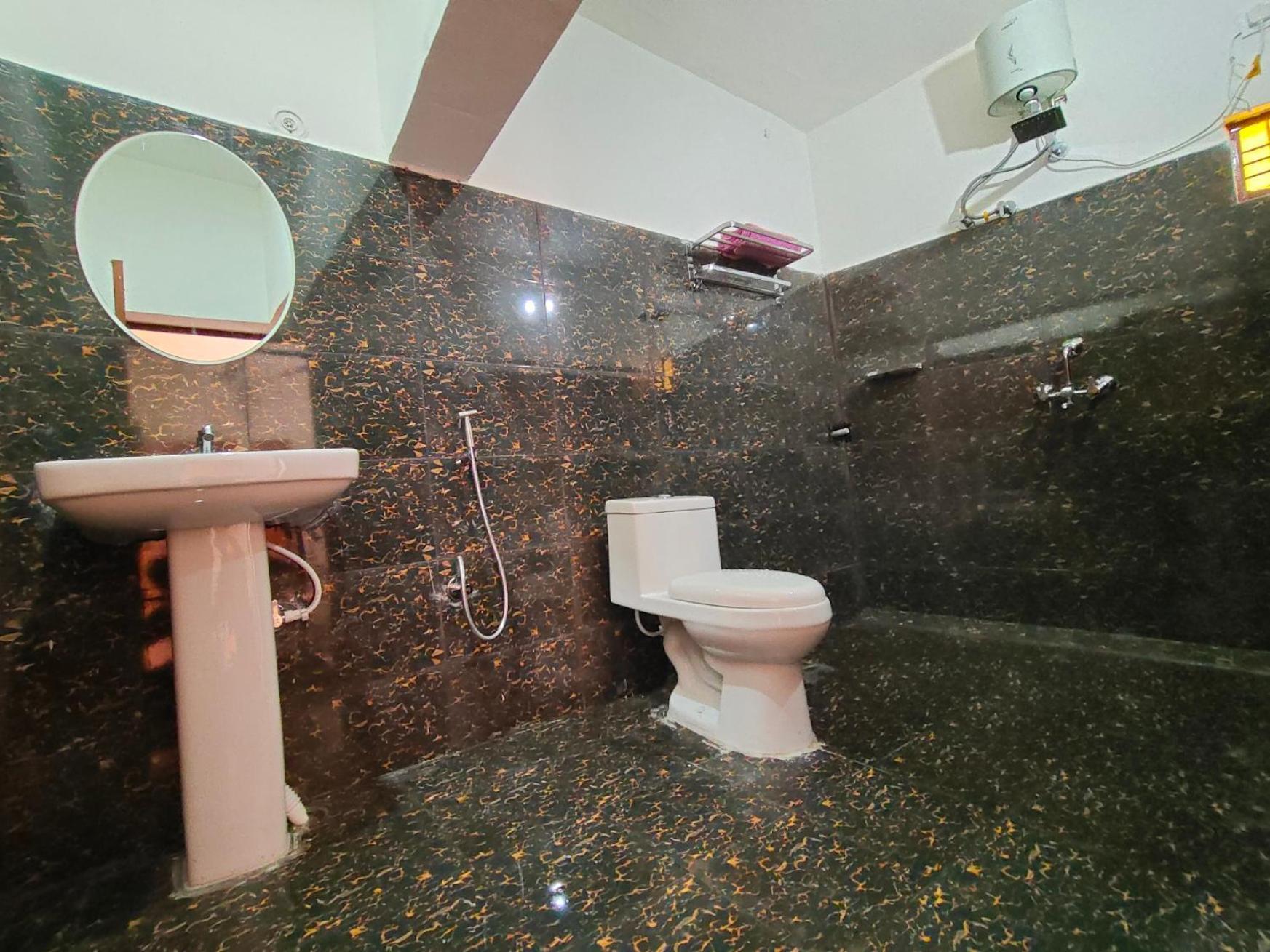 Alaknanda Homestay Karnaprayāg Exterior foto